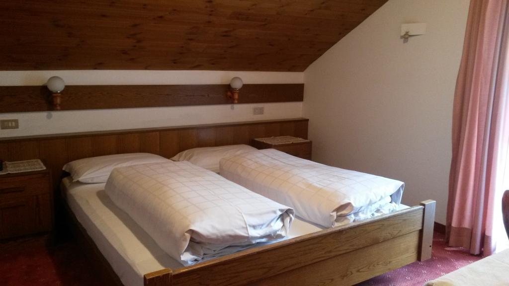 Garni Sayonara Bed & Breakfast San Vigilio Di Marebbe Room photo